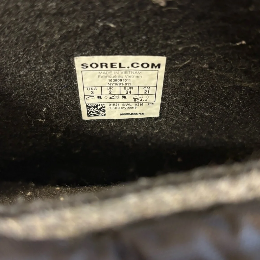 Sorel gently used
